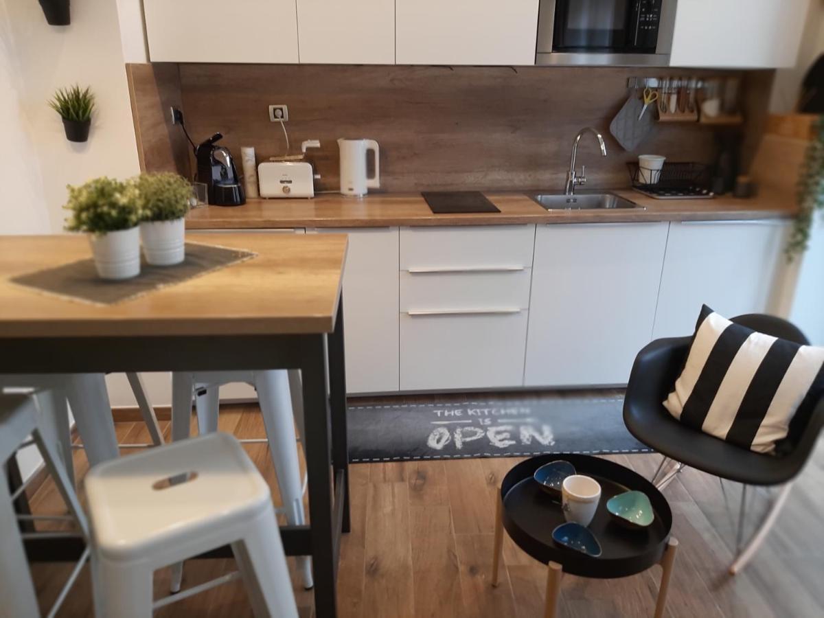 Arena Design Apartments With Free Private Parking And With A Terrace Pula Exterior foto