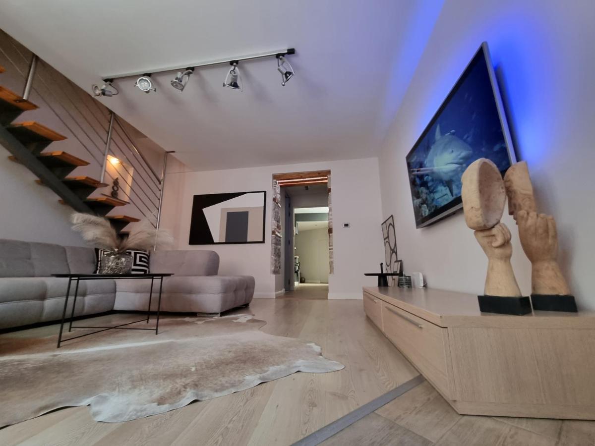 Arena Design Apartments With Free Private Parking And With A Terrace Pula Exterior foto
