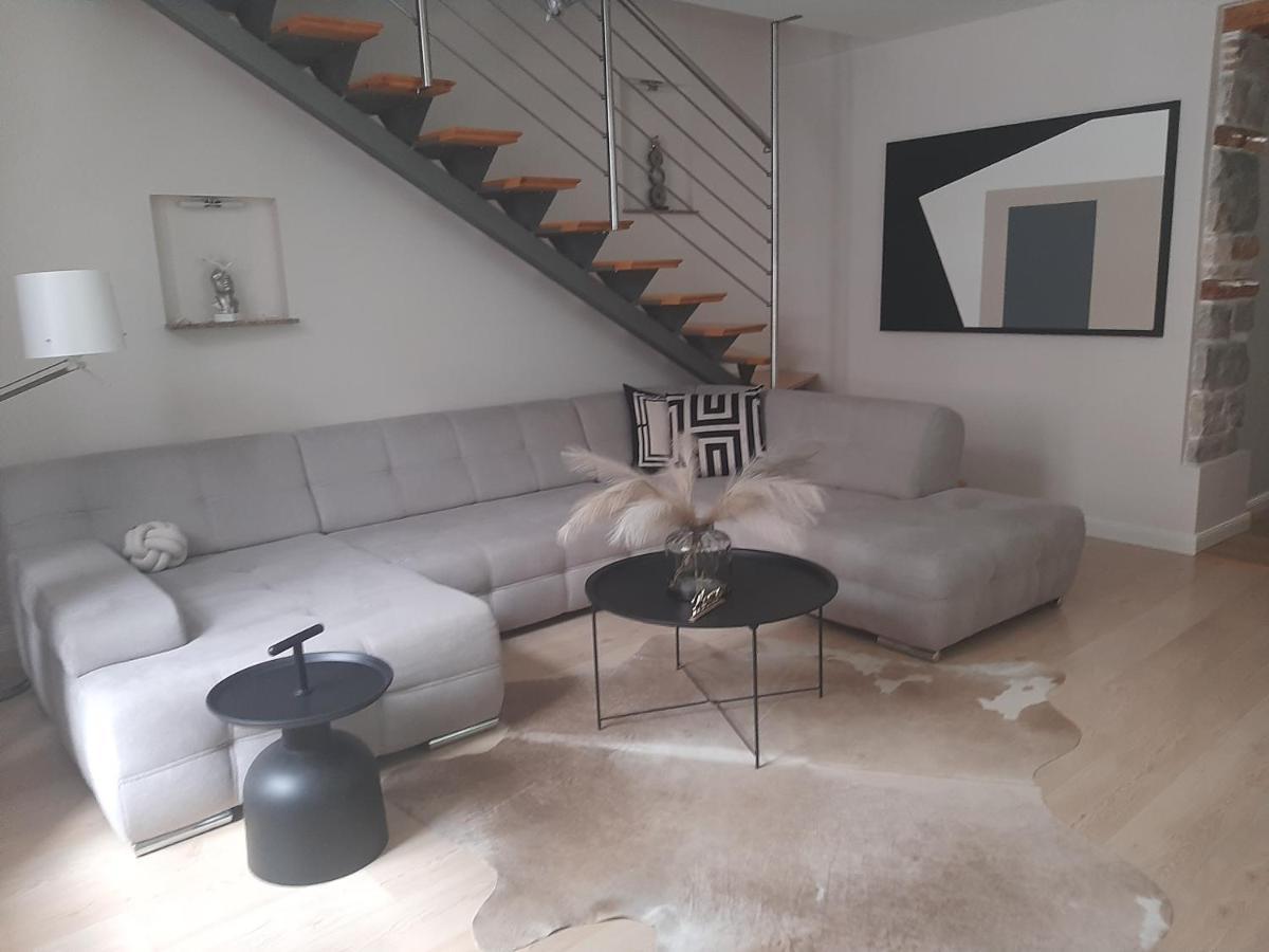 Arena Design Apartments With Free Private Parking And With A Terrace Pula Exterior foto